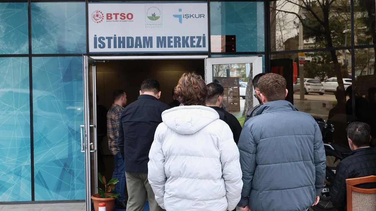 Vatandaşlar İstihdam Buluşmalarıyla İş Sahibi Oluyor