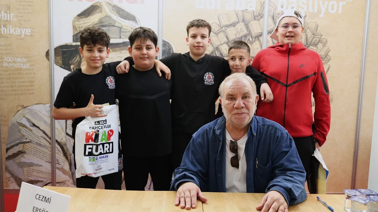 Osmangazi Standında Cezmi Ersöz'e Büyük İlgi