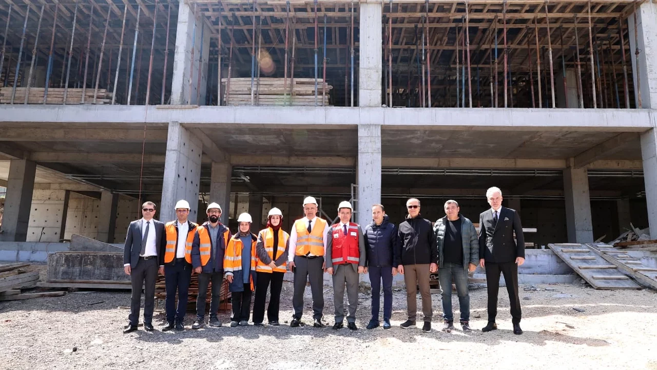 Başkan Erkan Aydın İnşaat Çalışmalarını Yerinde İnceledi