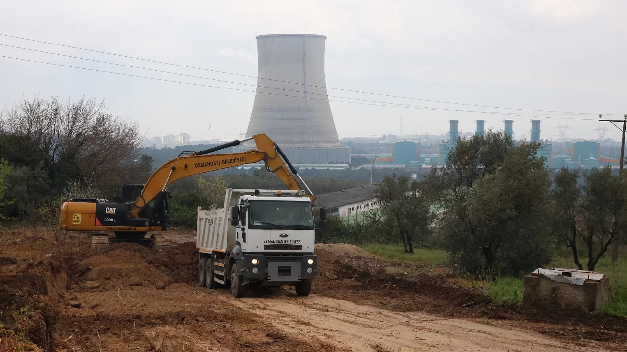 20 Bin Metrekarelik Alanda Yol Çalışması