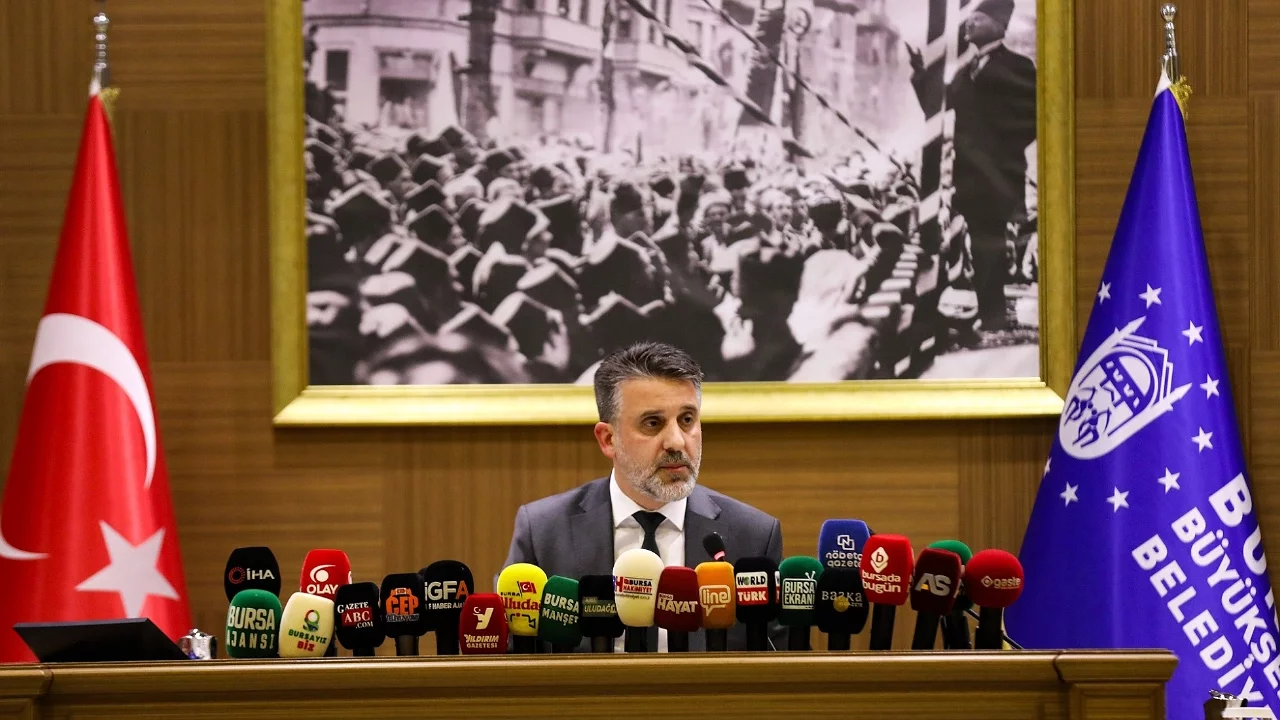 Bursa'da faaliyet raporu kabul edildi, Bursaspor coşkusu öne çıktı