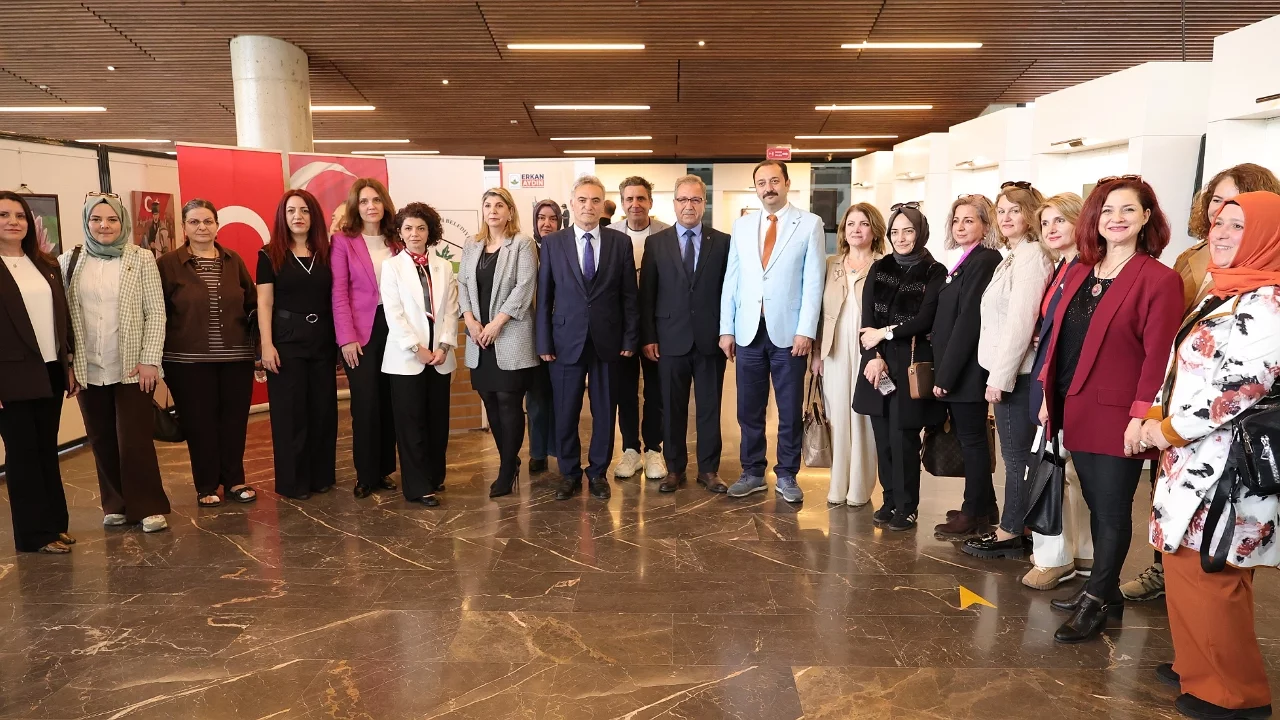 Osmangazi'den "Atatürk'ün çocuklarından sanata bakış" sergisi