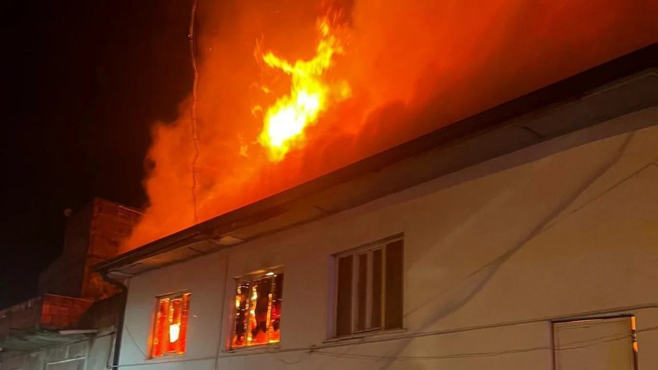 Bursa'da ev yangını: 30 yaşındaki kişi hayatını kaybetti