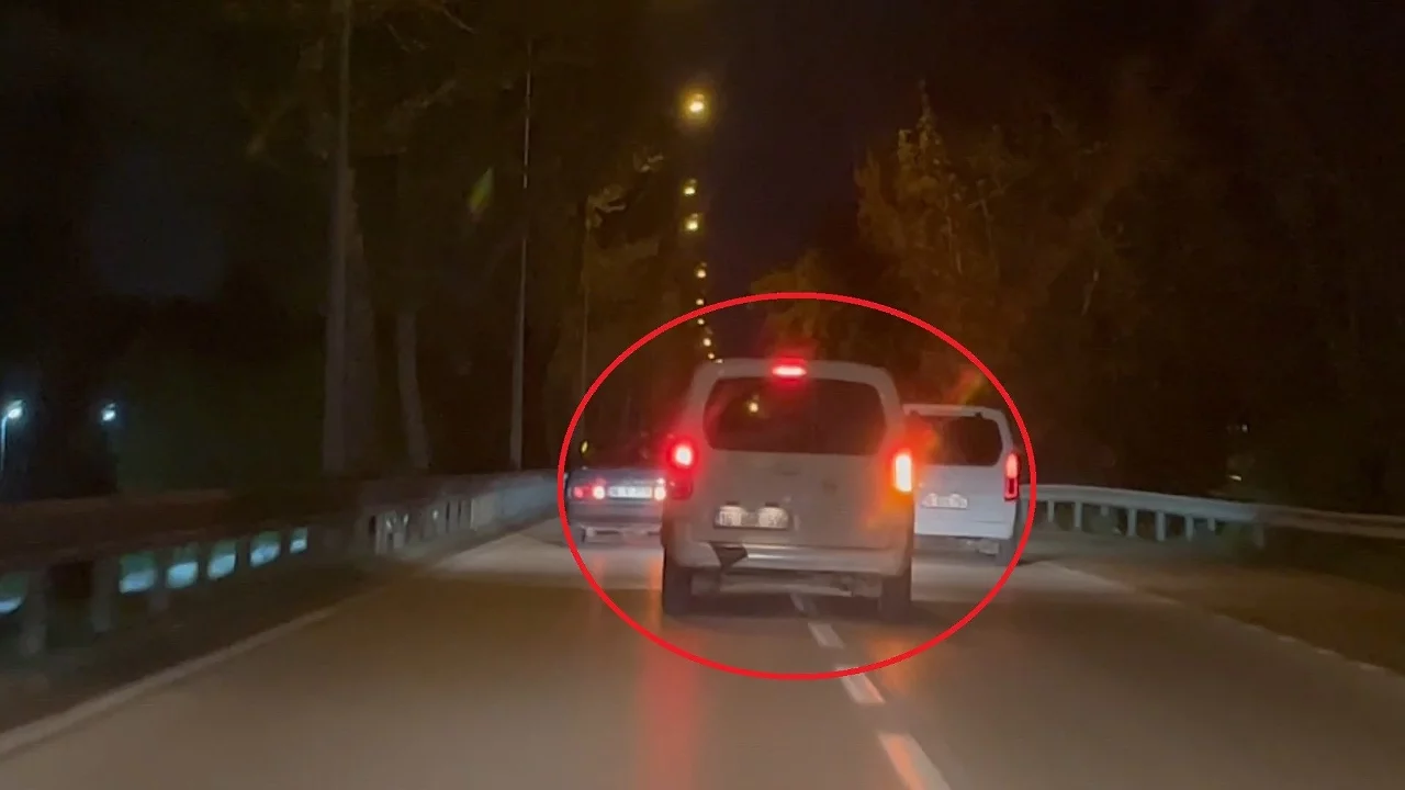 Bursa'da Çalışır Haldeki Kargo Aracı Çalındı: 20 Kilometrelik Kovalamaca Kamerada