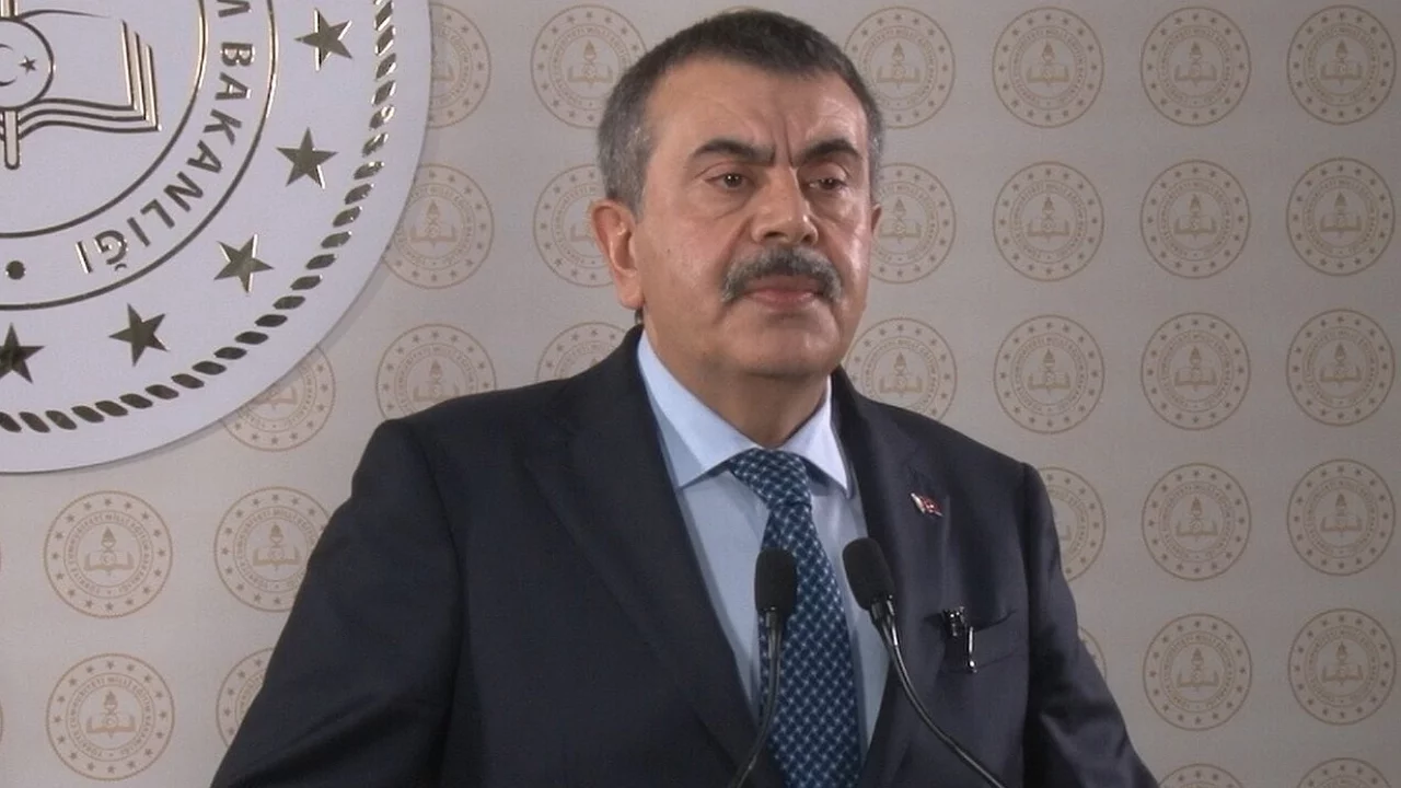 Okullarda yeni dönem: Dijital risklere karşı destek hattı geliyor