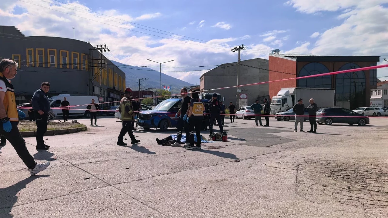 Bursa'da freni patlayan vinç faciaya neden oldu: 1 kişi hayatını kaybetti
