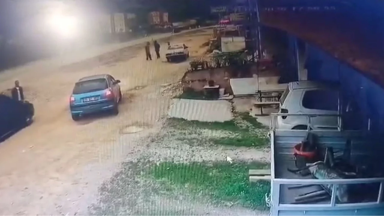 Önce konuştu, sonra çarptı: O anlar kameraya yansıdı