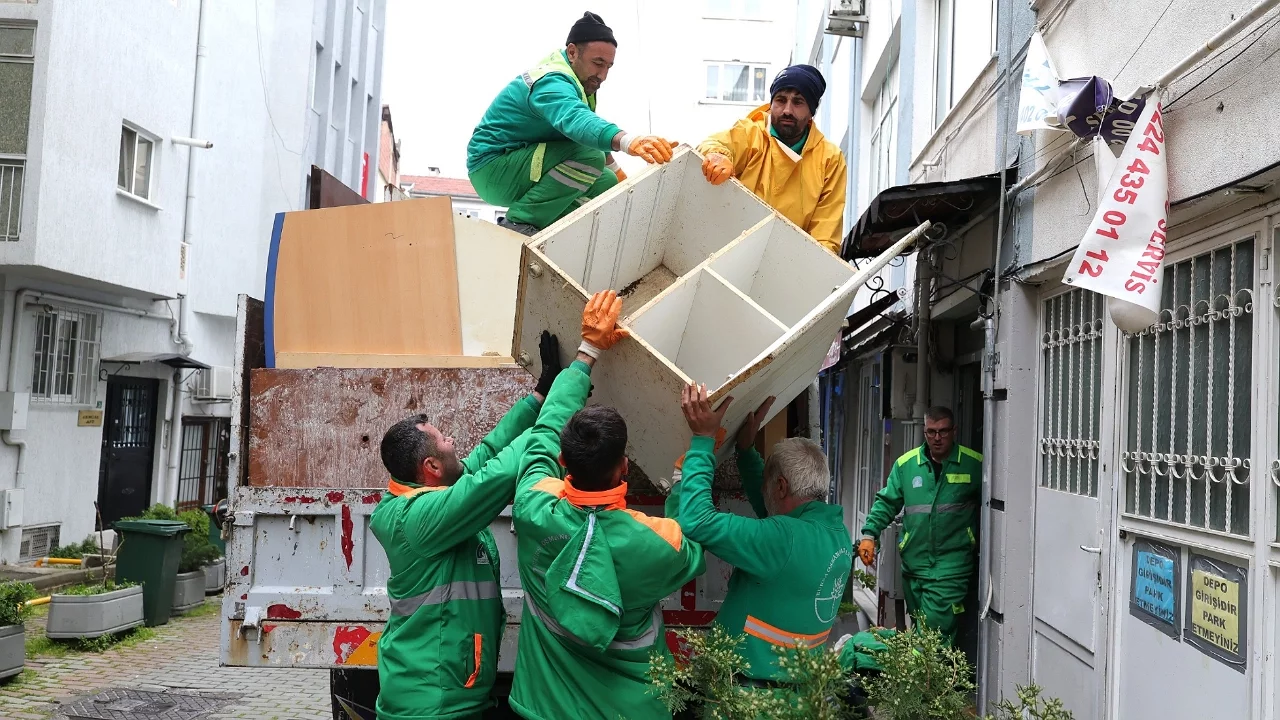 Osmangazi'de çöp eve müdahale