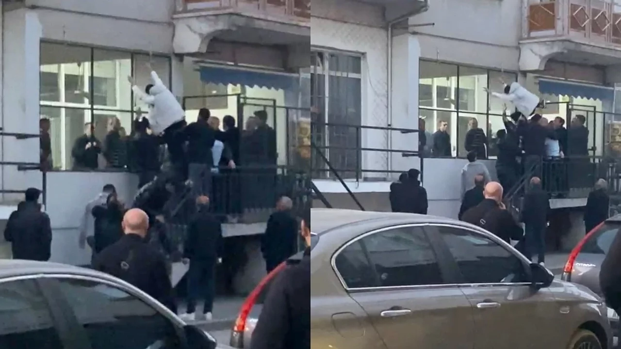 Bursa'da Sopalı Tekmeli Kavga Kamerada