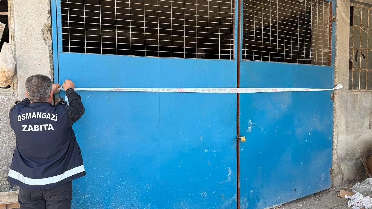 Osmangazi'de tehlikeli atık döken araca ağır ceza