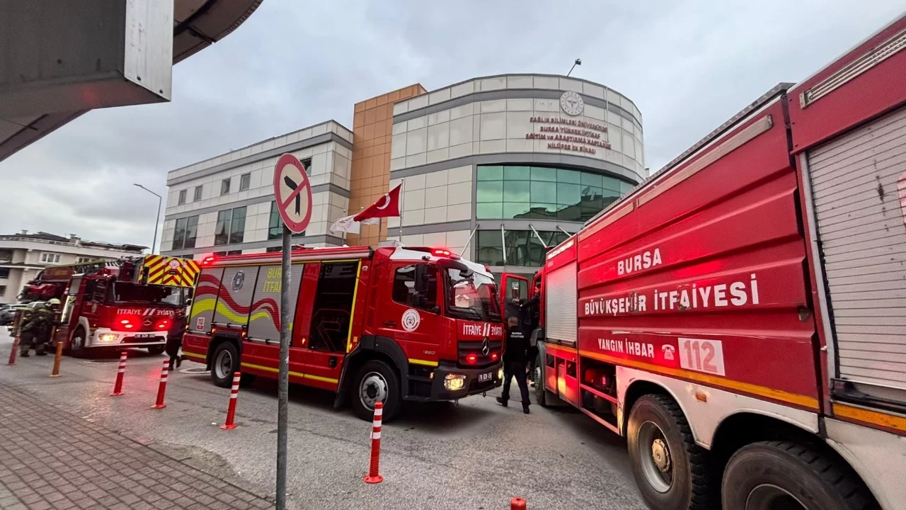 Bursa'da hastanenin ameliyathanesinde yangın