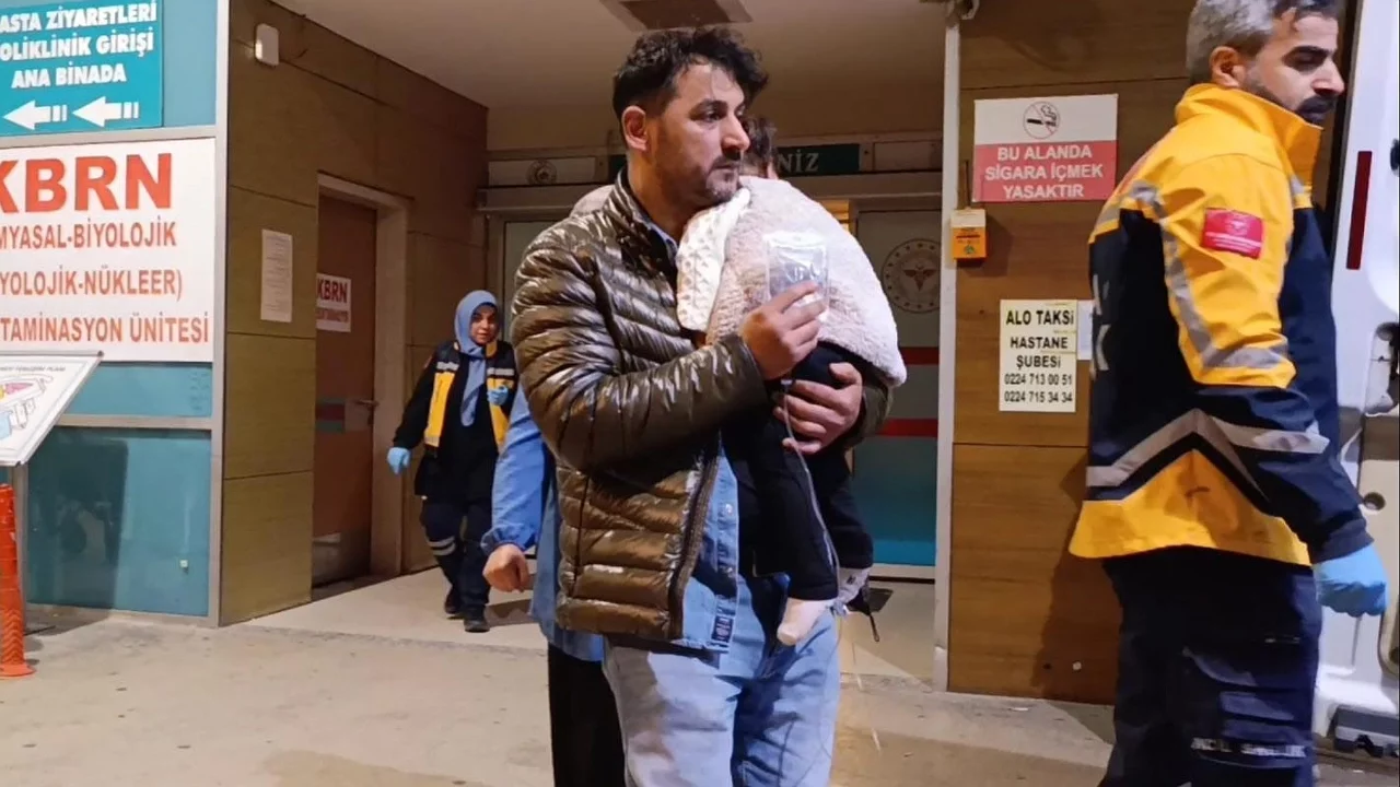 Bursa'da merdivenlerden düşen 1 yaşındaki bebek yaralandı