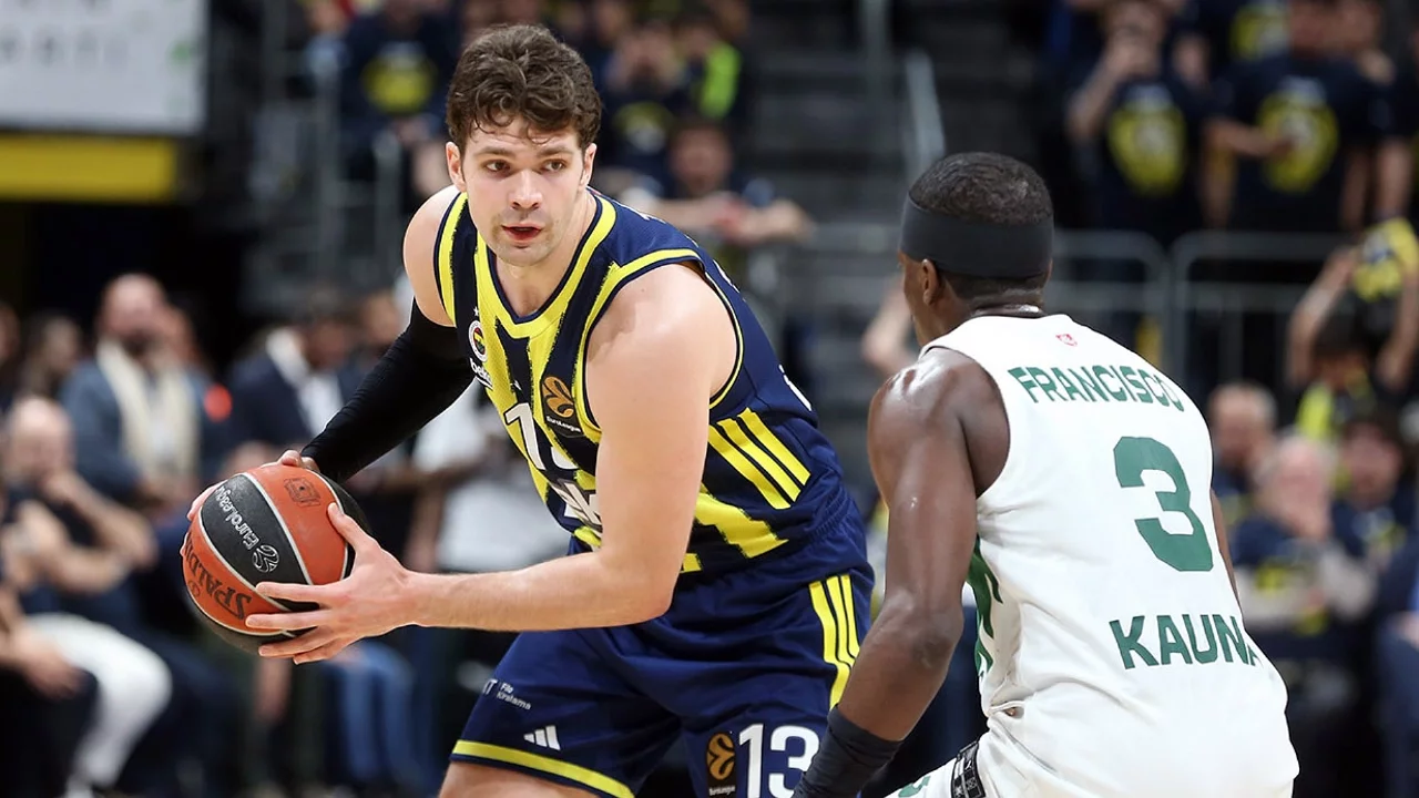 Fenerbahçe Final Four kapısında: Zalgiris deplasmanına çıkıyor