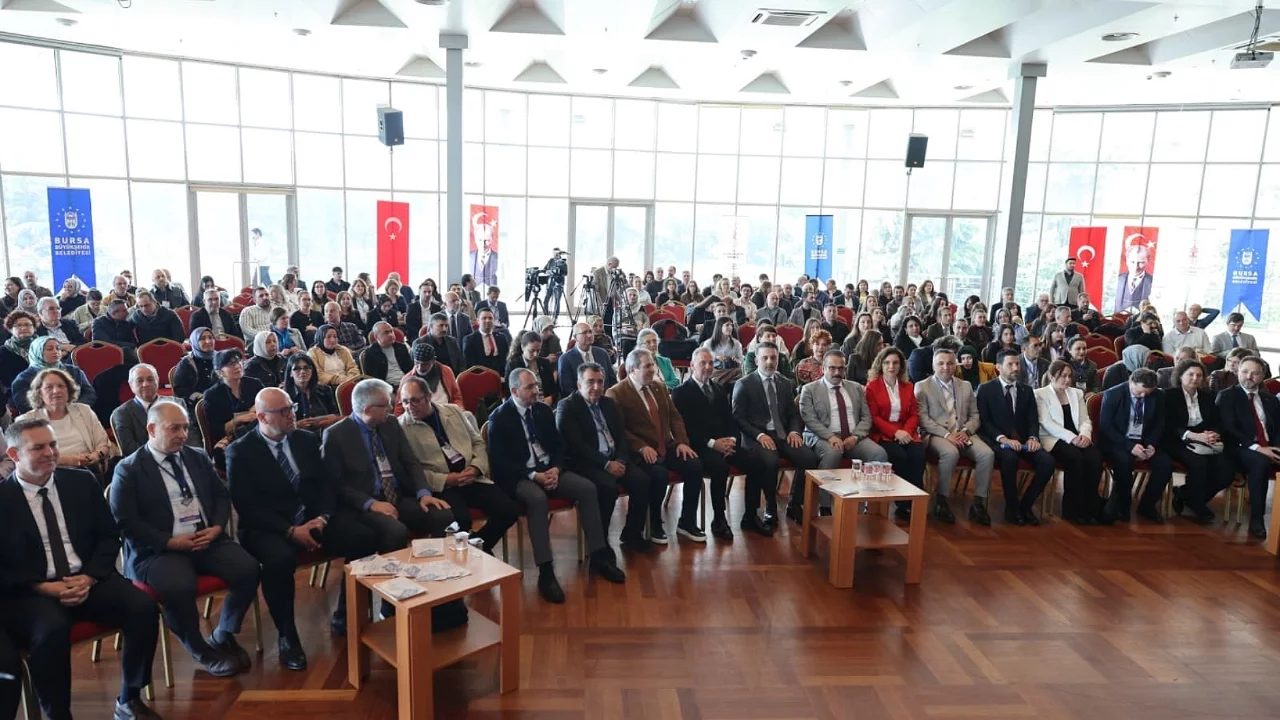 Anadolu'nun seramik kültürü Bursa'da konuşuldu