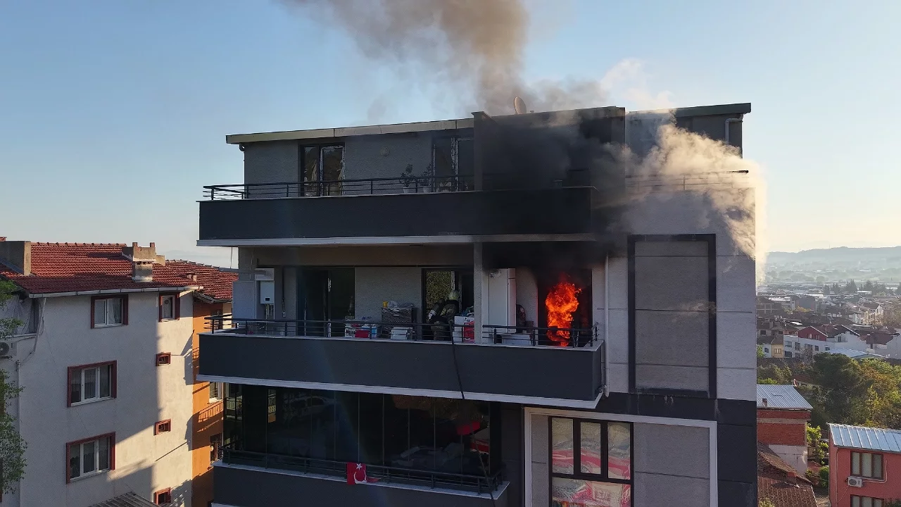 Bursa'da dubleks dairede yangın paniği