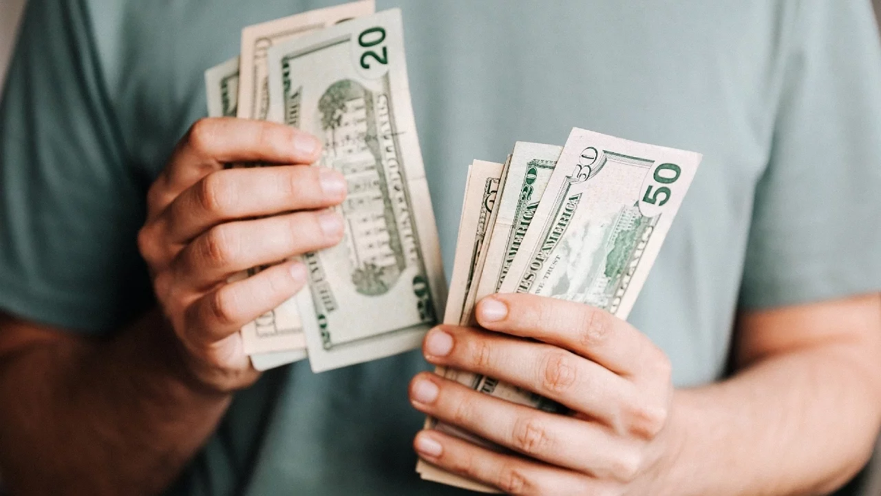 Dolar ve euro güne yükselişle başladı