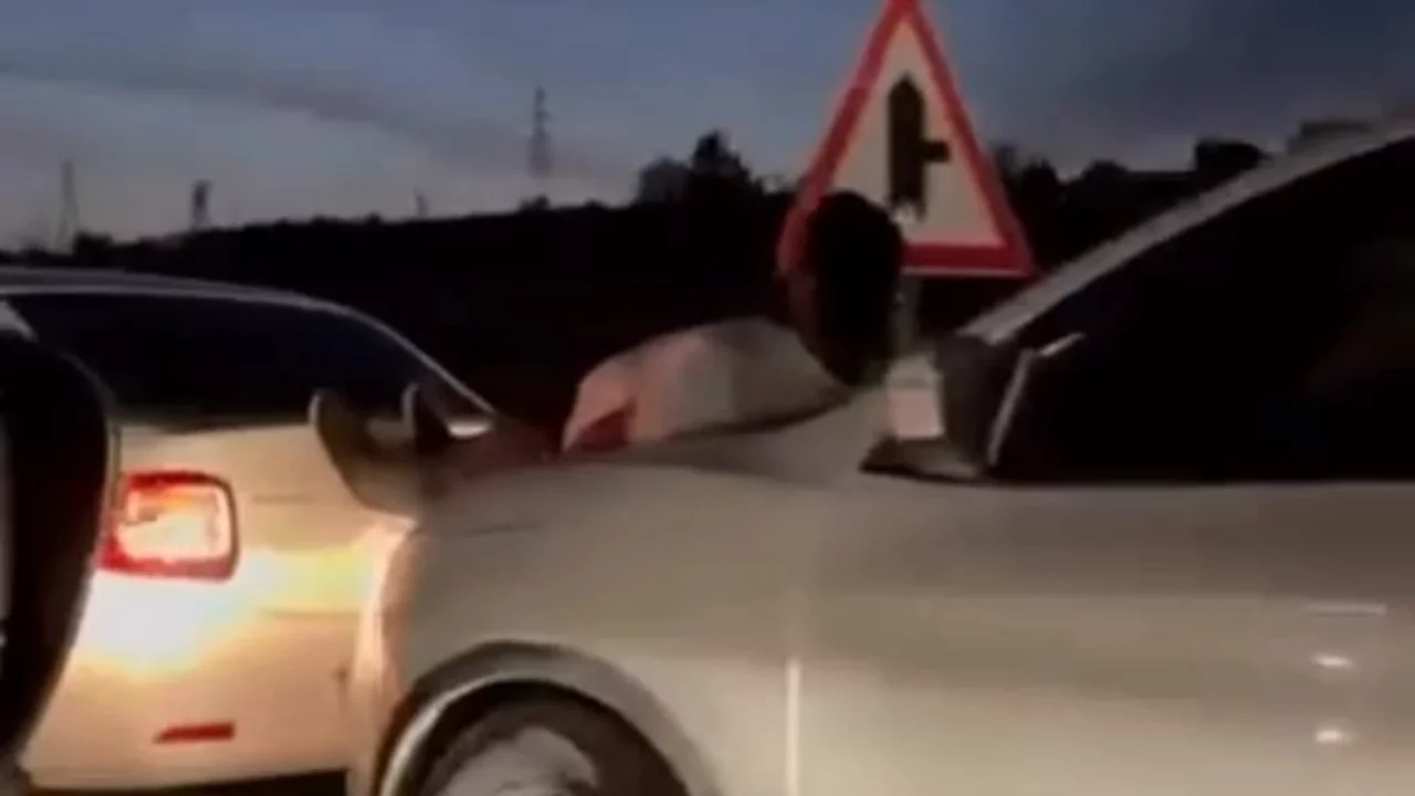 Bursa'da araç kurtarma girişimi yürekleri ağızlara getirdi