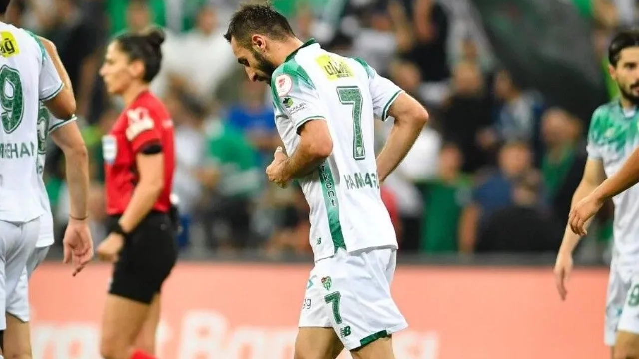 Bursaspor'da bir ayrılık daha: Hamza Gür'le yollar ayrıldı