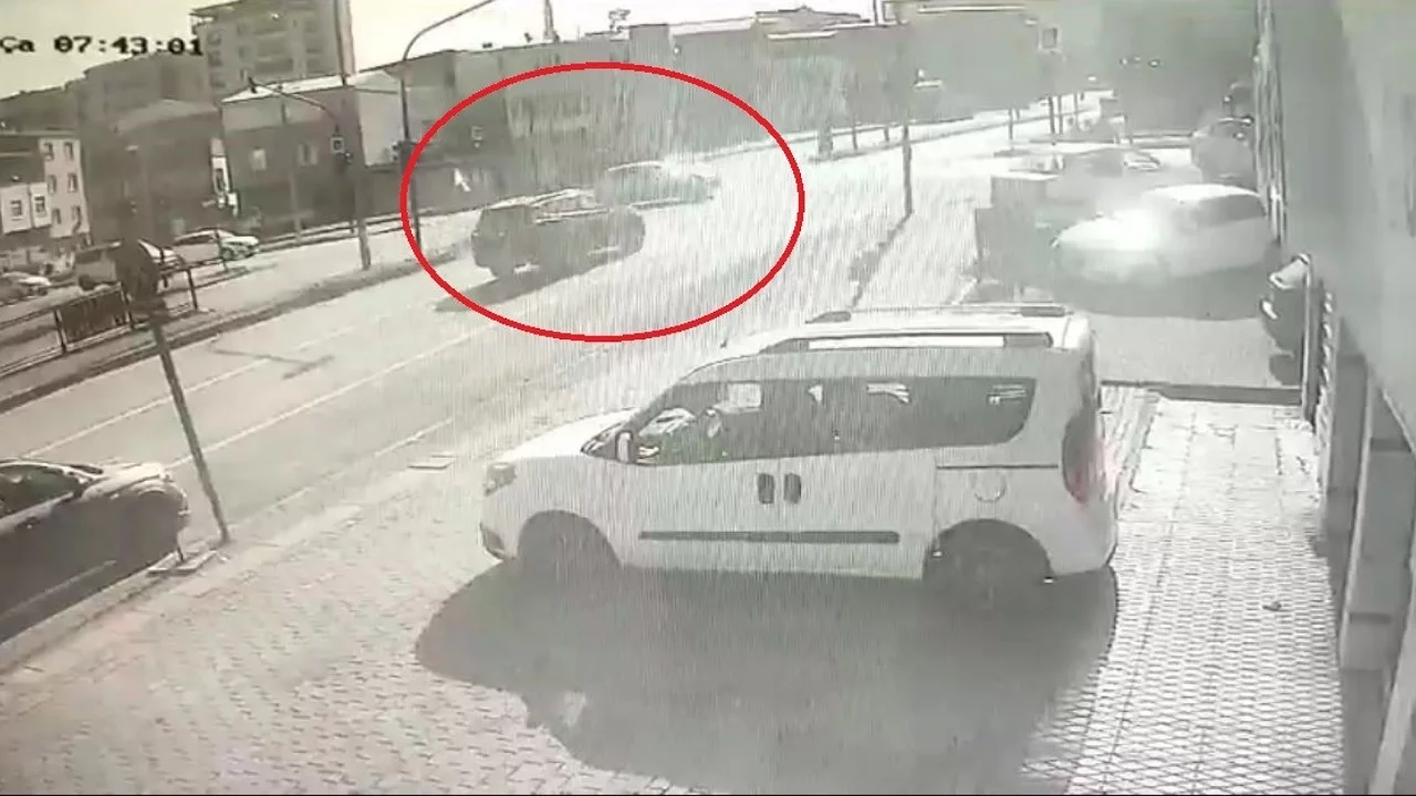 Bursa'da kırmızı ışık ihlali kaza getirdi!