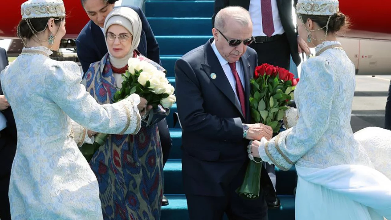 Erdoğan Kazakistan'da Türkistan'a geçti: Zirve programı başlıyor