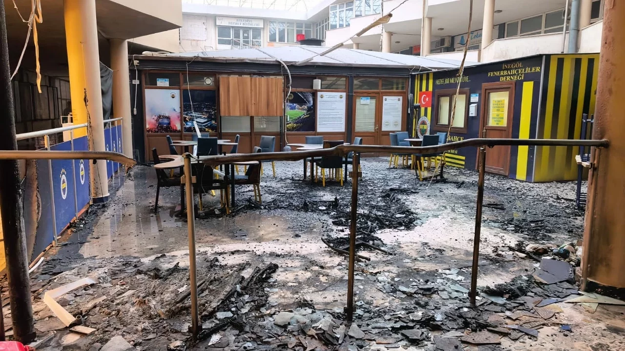 Bursa'da dernek yangınını çıkaran 2 çocuk yakalandı