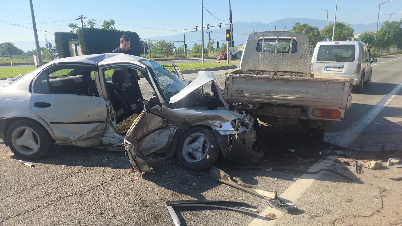 Orhangazi'de zincirleme kaza: 1 kişi hayatını kaybetti, 4 yaralı