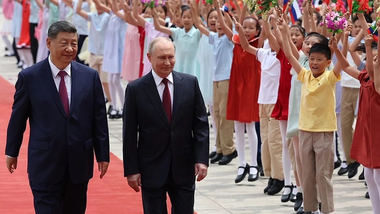 Putin ve Xi Jinping'den stratejik iş birliği mesajı