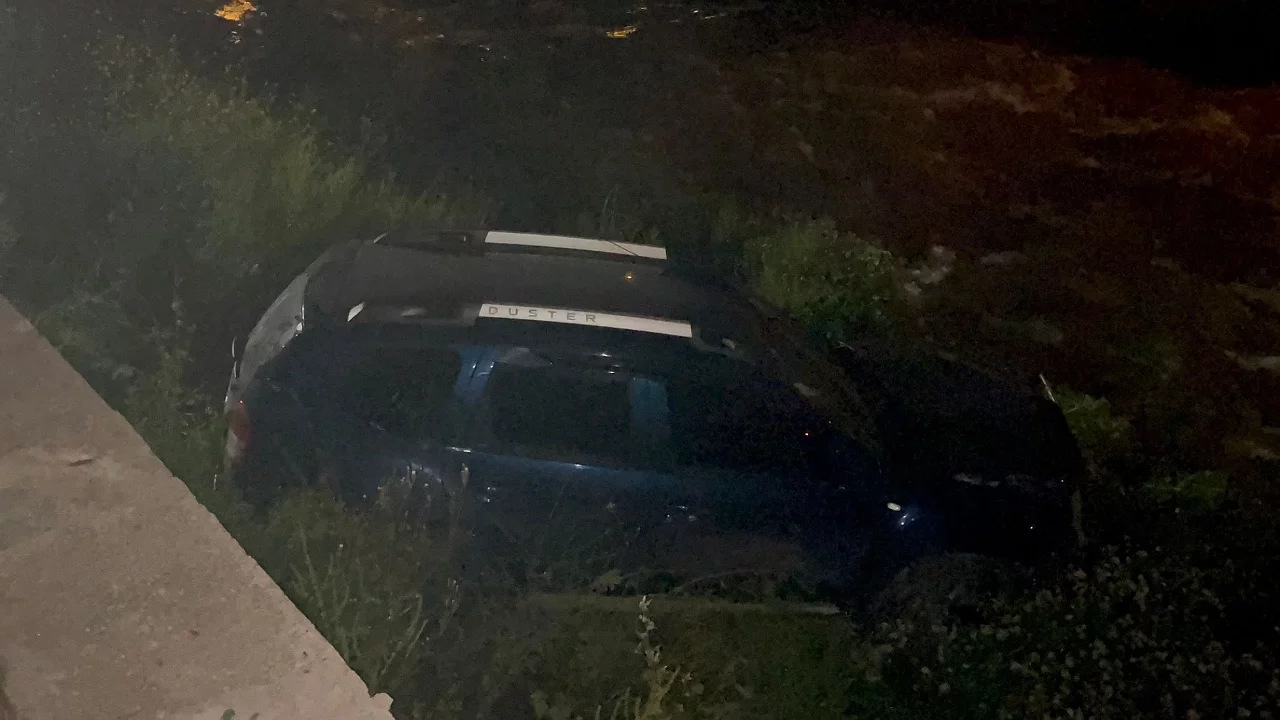 Bursa'da araç dereye uçtu, kaza sonrası sürücü kaçtı