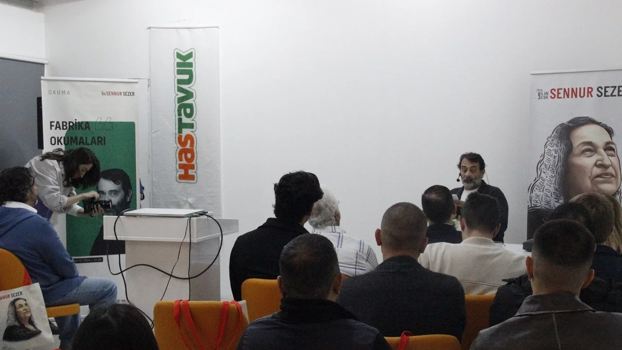"Sanatçılar Sennur Sezer Okuyor" etkinliğinin konuğu Arif Pişkin oldu
