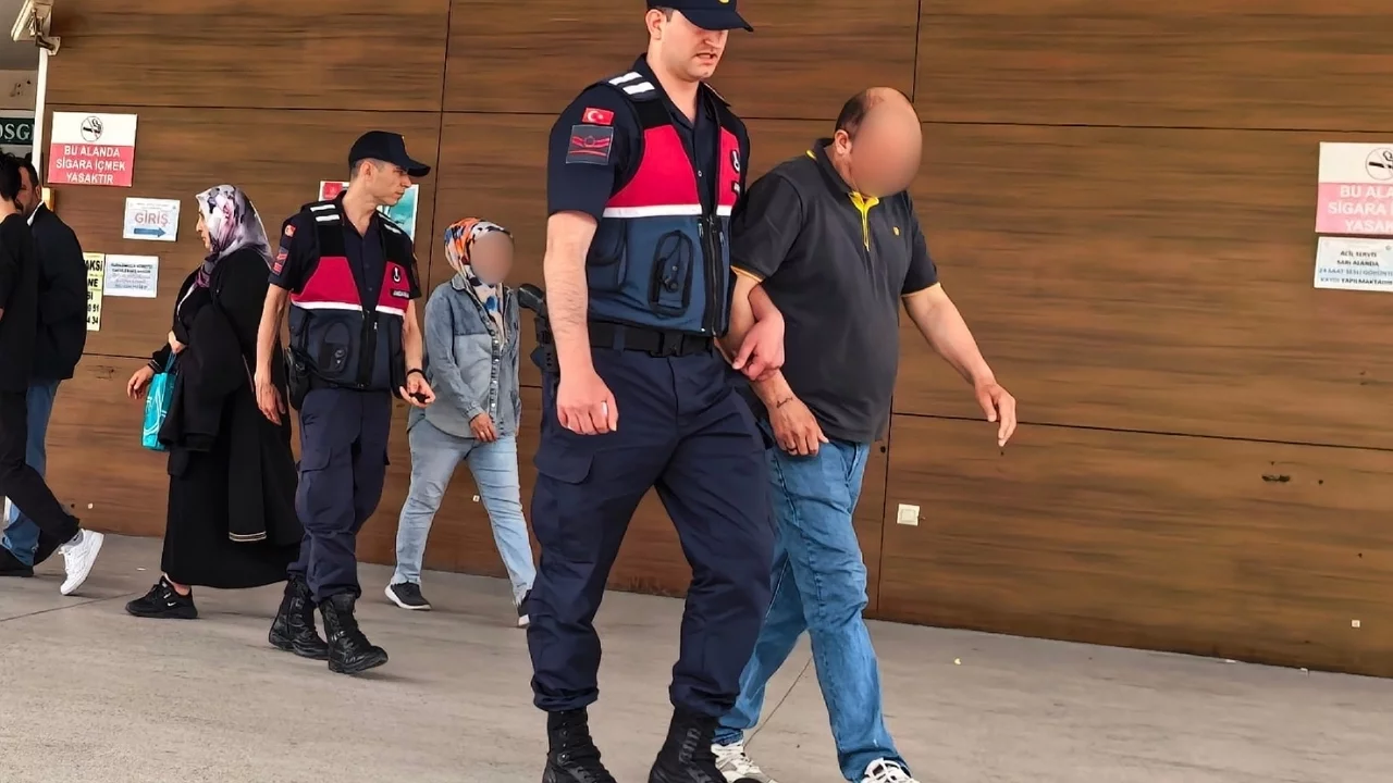 Bursa'da hamamda kredi kartı hırsızlığı: 2 şüpheli yakalandı