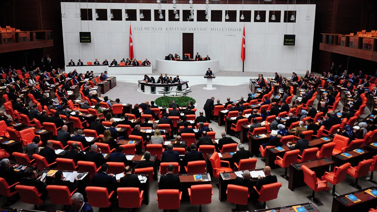 AK Parti'den TBMM'ye 24 maddelik yeni kanun teklifi