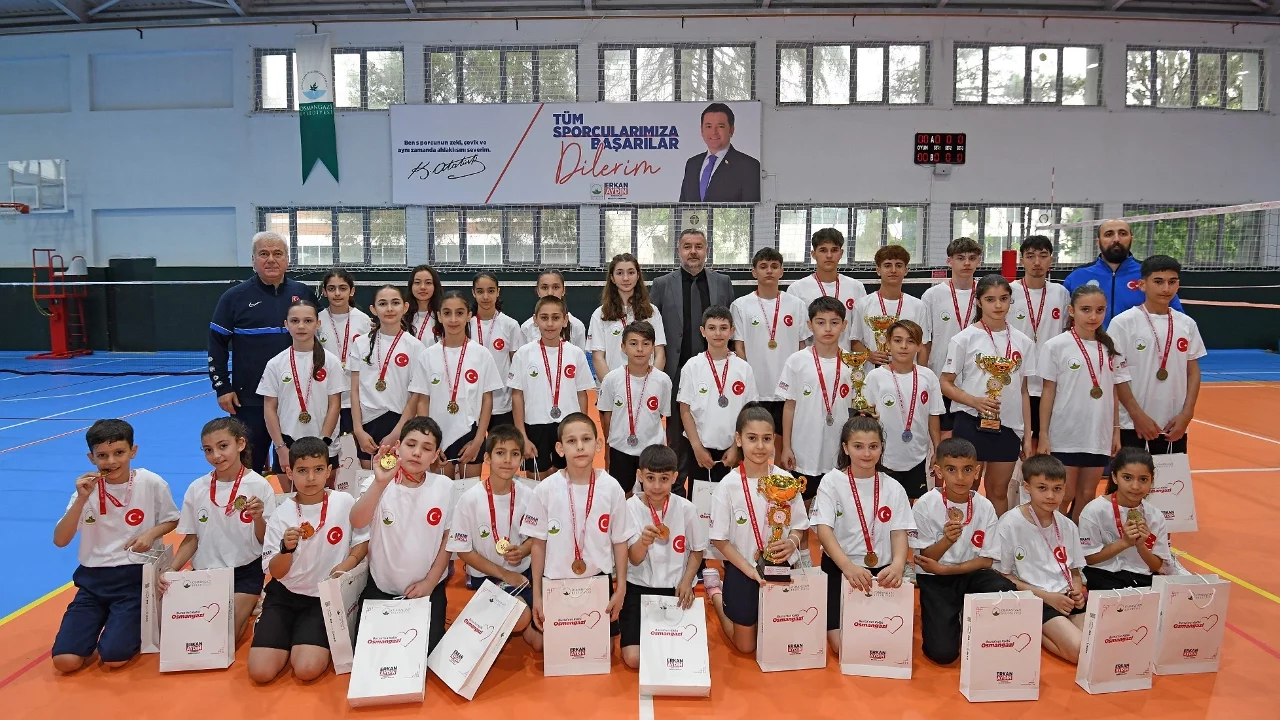 Osmangazi Belediyespor'dan badmintonda tarihi başarı