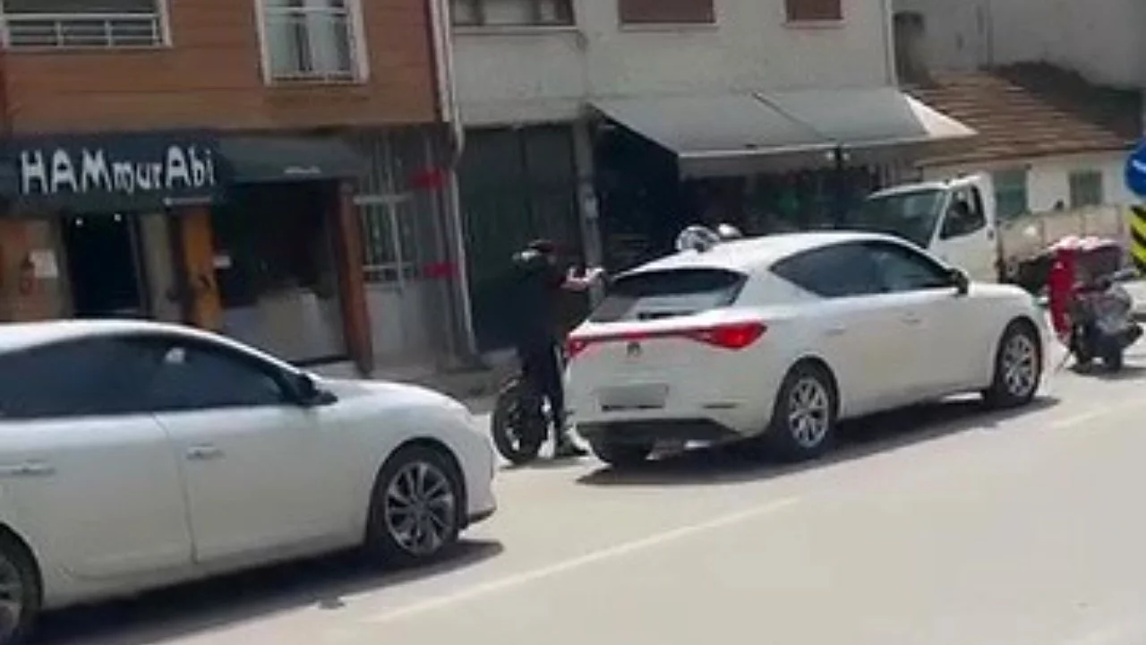 Bursa İnegöl'de yol verme tartışması kavgaya dönüştü