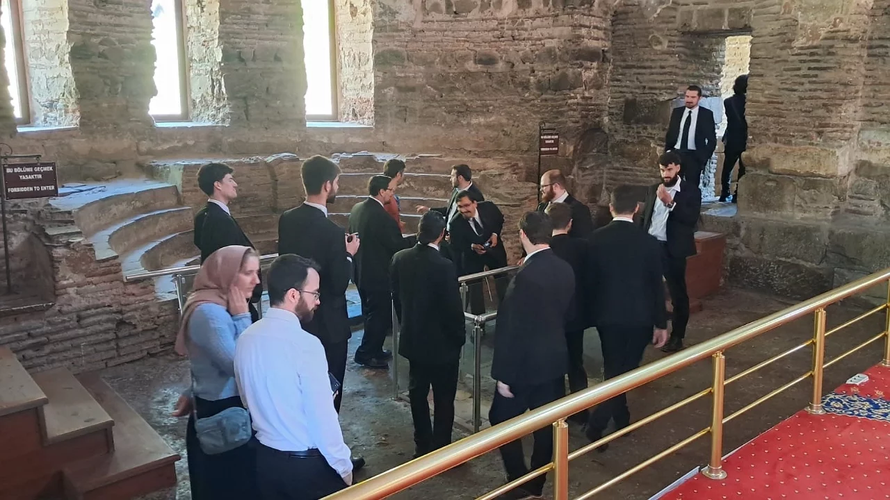 ABD'li papazlardan İznik turu: Ayasofya'ya yoğun ilgi