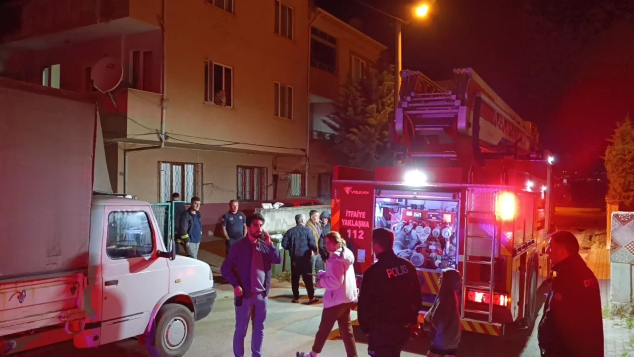 Bursa'da eski eşinin evine molotof attı