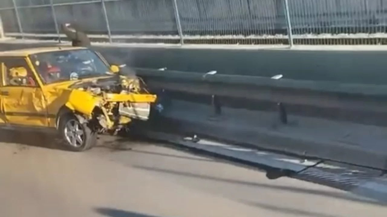 Bursa'da 3.23 promil alkollü sürücü bariyerlere çarptı