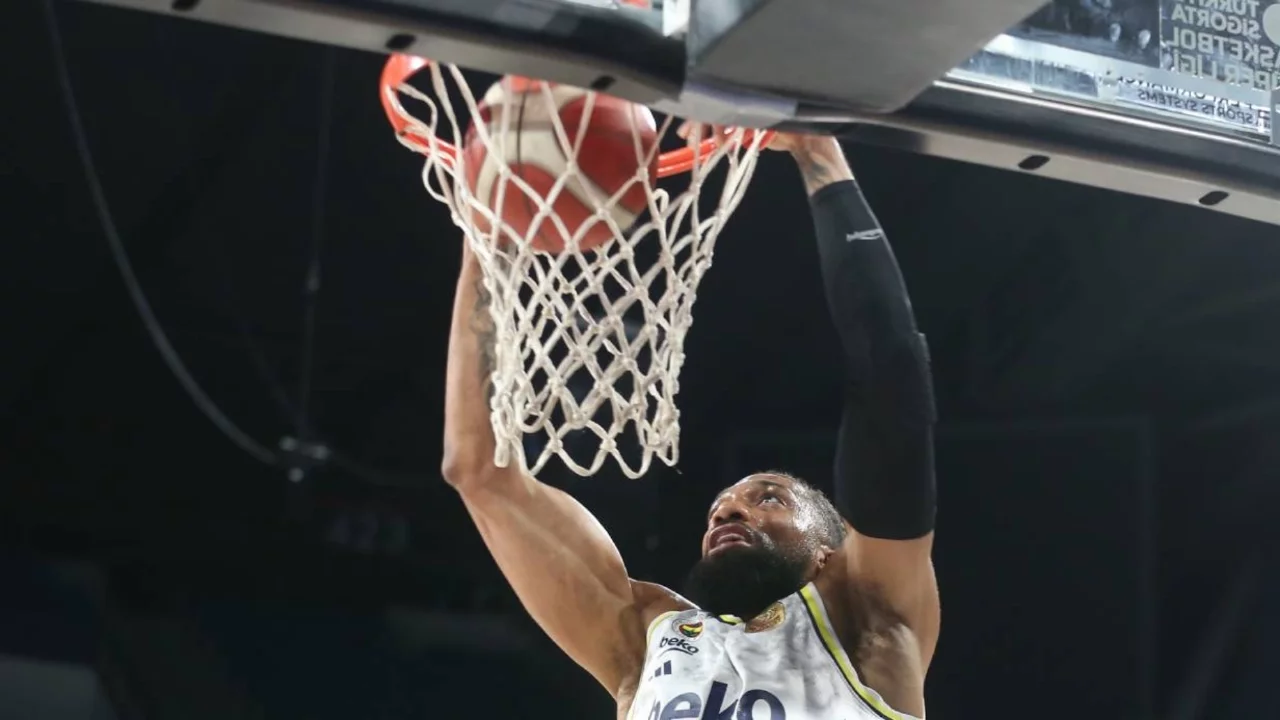 Fenerbahçe, Erokspor'u rahat geçti: Yarı finalde Anadolu Efes'le eşleşti