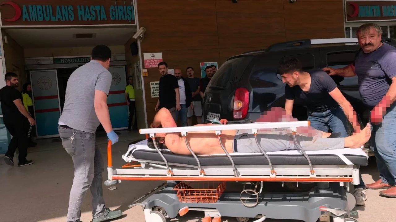 Bursa'da amca çocuklarının kavgası kanlı bitti: 1 ağır yaralı
