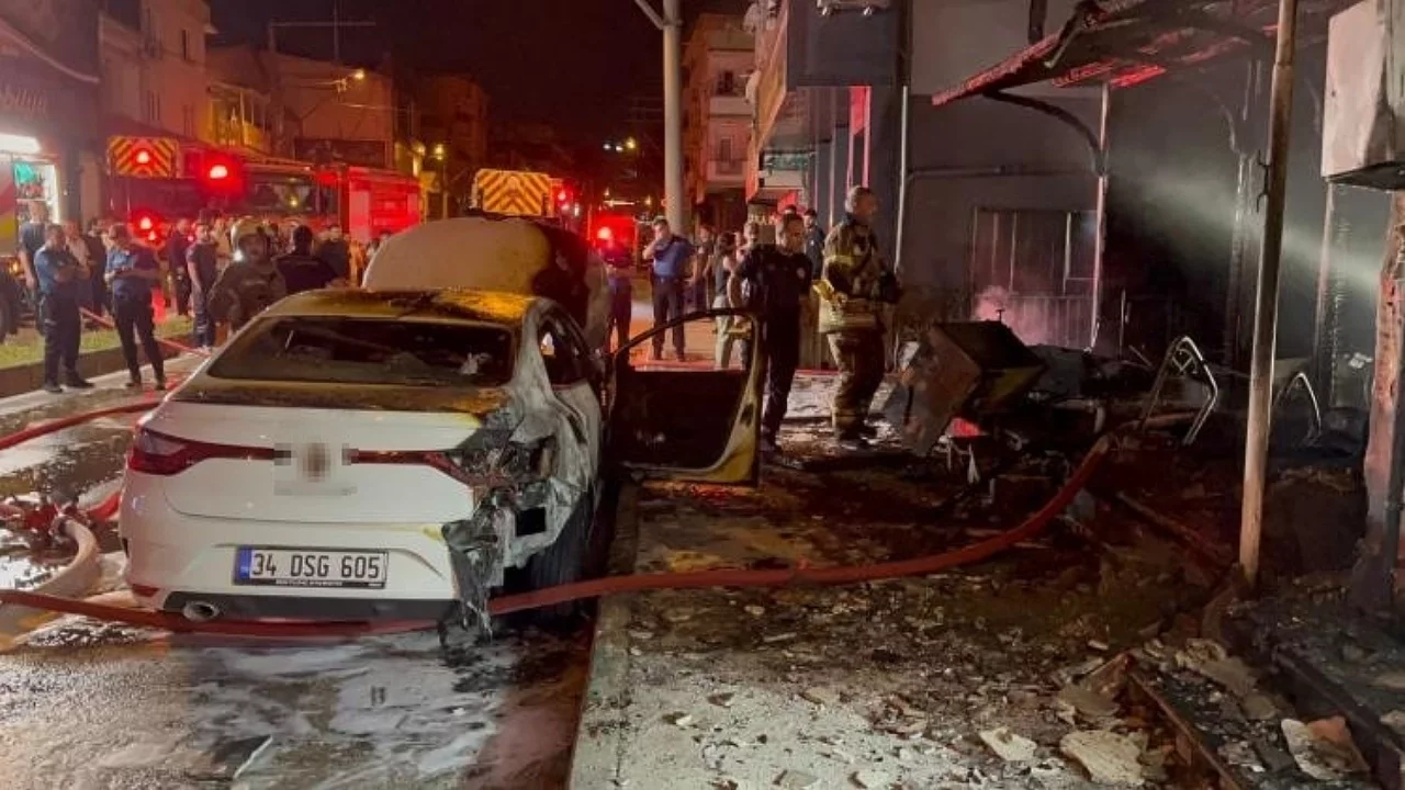 Bursa'da mobilya deposunda çıkan yangın korkuttu