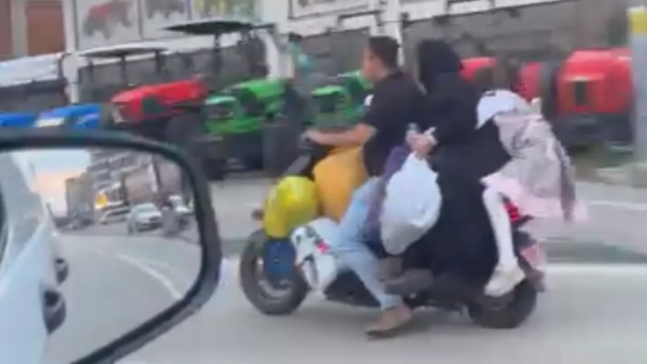 Bursa'da elektrikli scooter üzerinde tehlikeli yolculuk kamerada