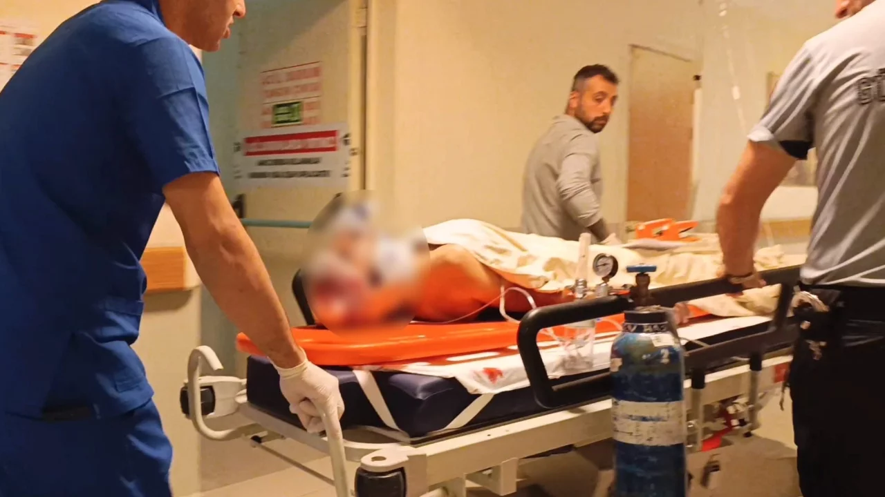 İnegöl'de İnşaatta Feci Kaza: Kafasına Demir Parçası Düşen İşçi Ağır Yaralandı