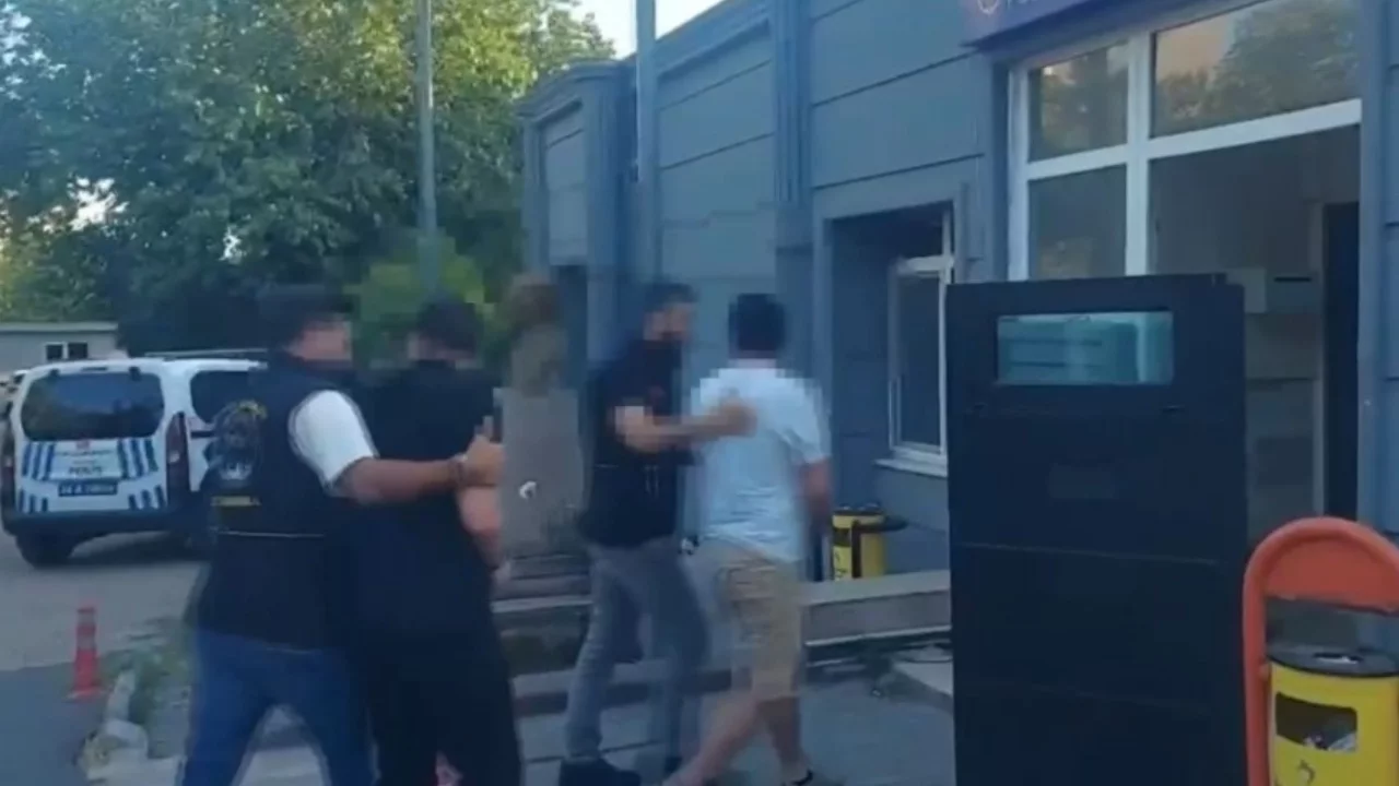 Nişanlısıyla kahvaltıya giderken bıçaklandı, hayatını kaybetti