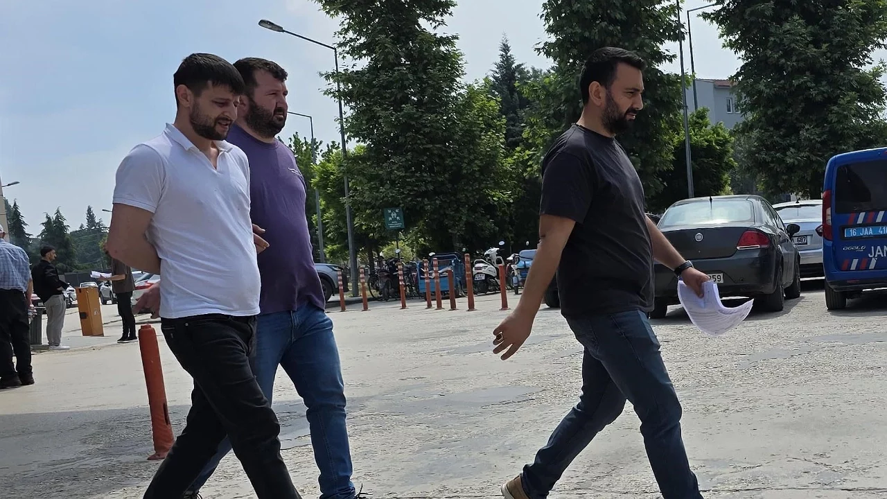 Bursa'da 10 yıl hapis cezası bulunan firari kovalamacayla yakalandı