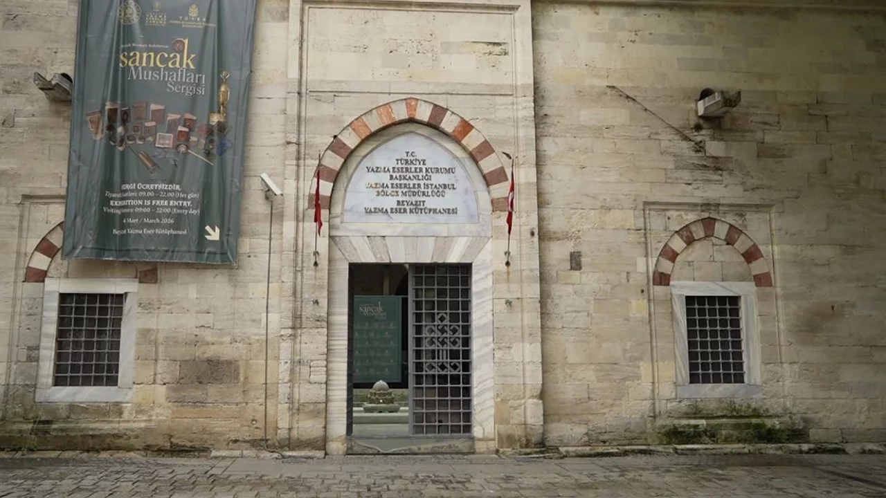 Beyazıt'ta "Sancak Mushafları" sergisi: Osmanlı'nın minyatür Kur'anları ilk kez bir arada