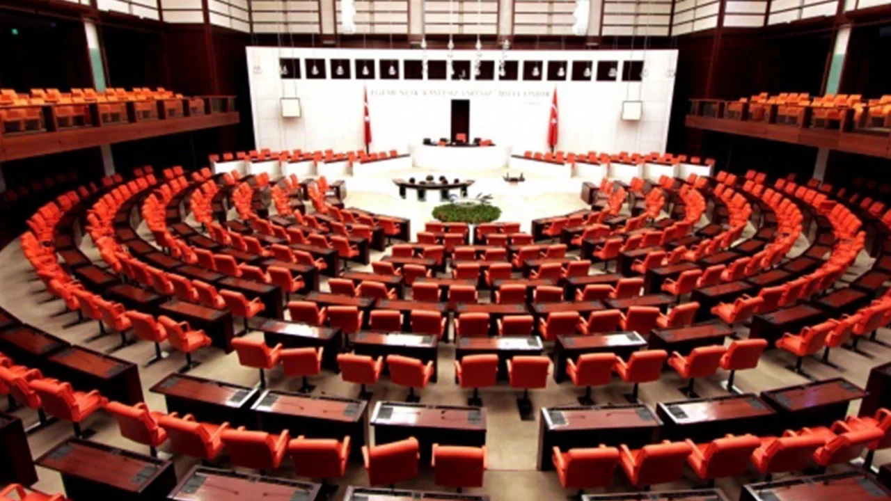 TBMM'de CHP grup toplantısı öncesi ziyaretçi yasağı kararı