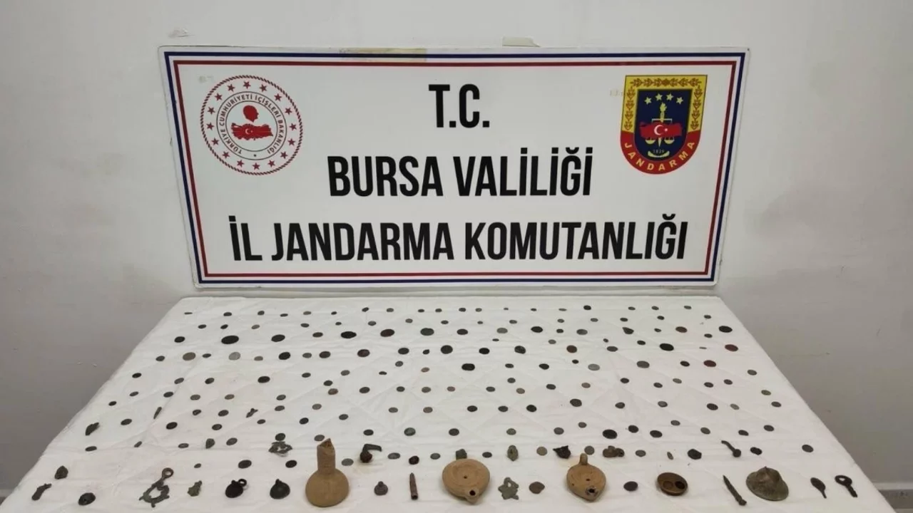 Bursa'da Roma ve Bizans dönemi 202 parça tarihi eser ele geç