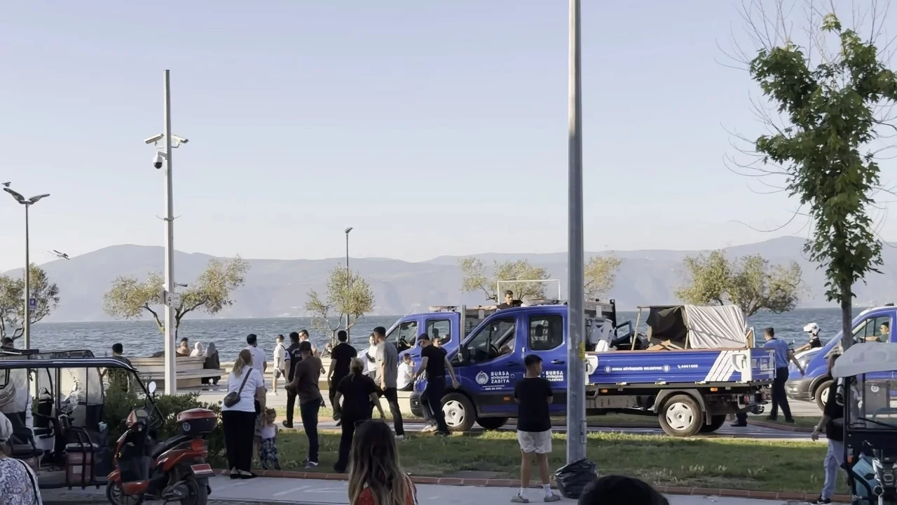 Mudanya sahilinde zabıta denetimi: Tezgâha el konuldu, satıcı gözyaşlarını tutamadı