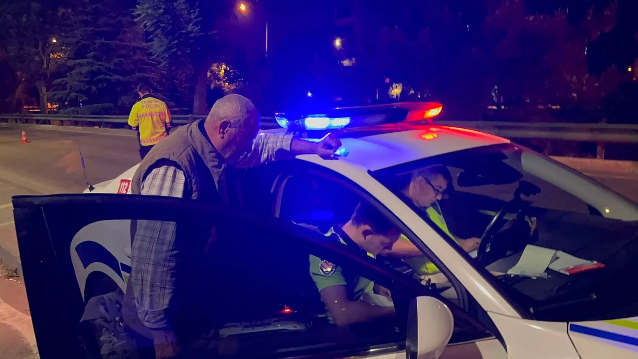 Bursa'da alkollü sürücü polisten kaçtı, yakalanınca 232 bin TL ceza kesildi
