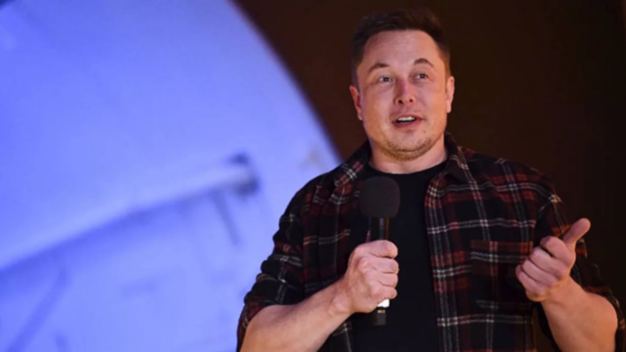 Elon Musk, SpaceX sıçramasıyla "trilyoner" seviyesini aştı