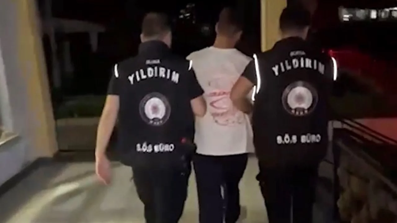 Bursa'da 12 yıl 6 ay hapis cezasıyla aranan firari kovalamacayla yakalandı